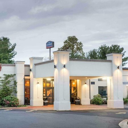 Howard Johnson By Wyndham Bartonsville/Poconos Area Extérieur photo