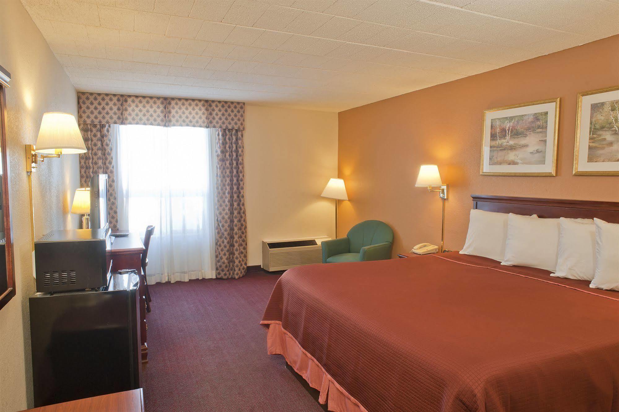 Howard Johnson By Wyndham Bartonsville/Poconos Area Extérieur photo