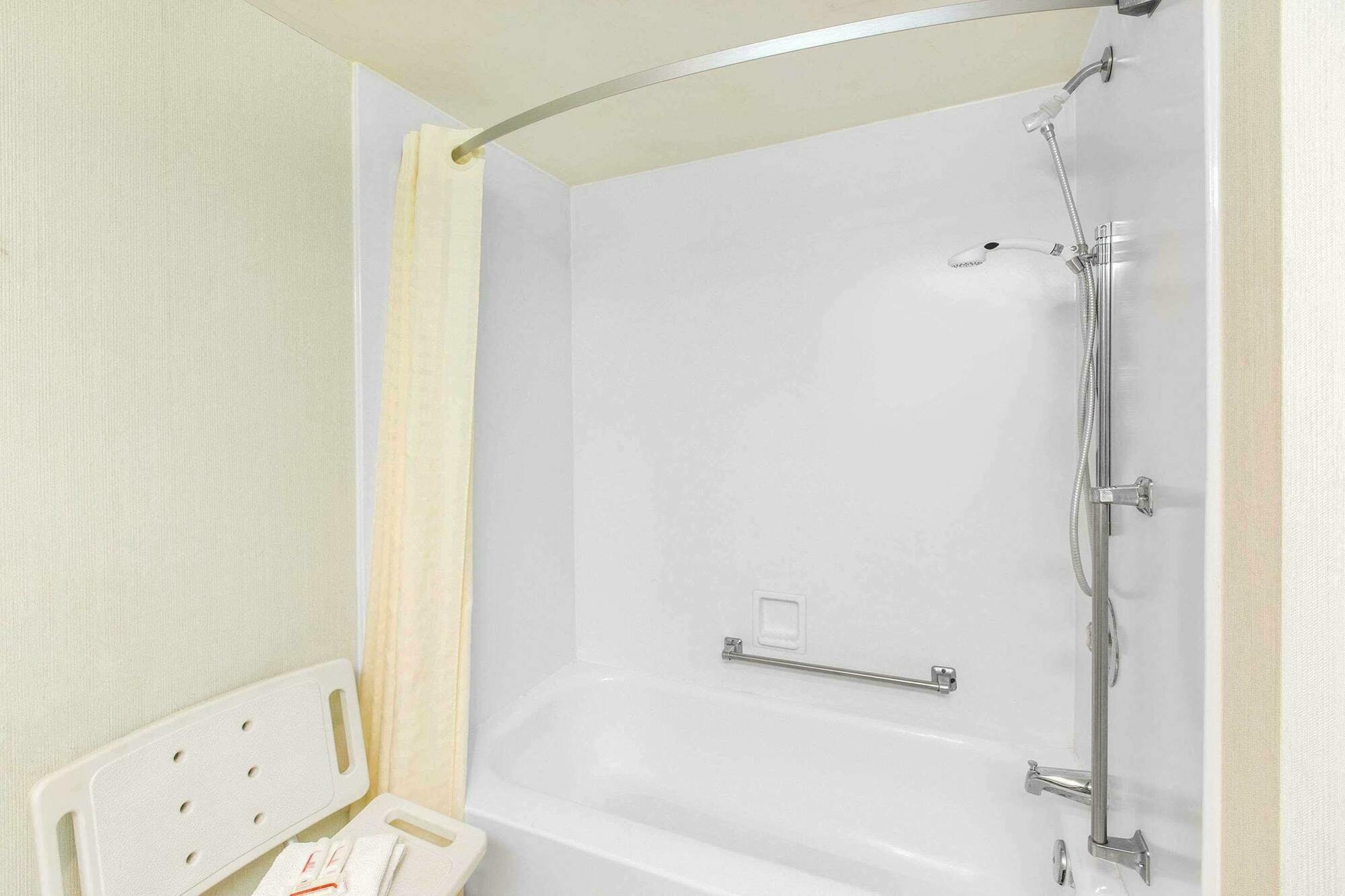 Howard Johnson By Wyndham Bartonsville/Poconos Area Extérieur photo