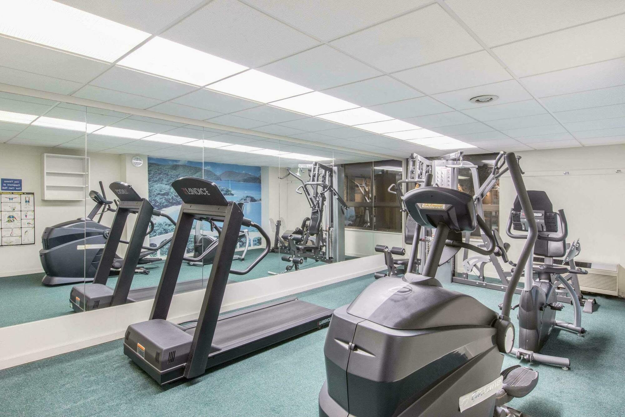 Howard Johnson By Wyndham Bartonsville/Poconos Area Extérieur photo