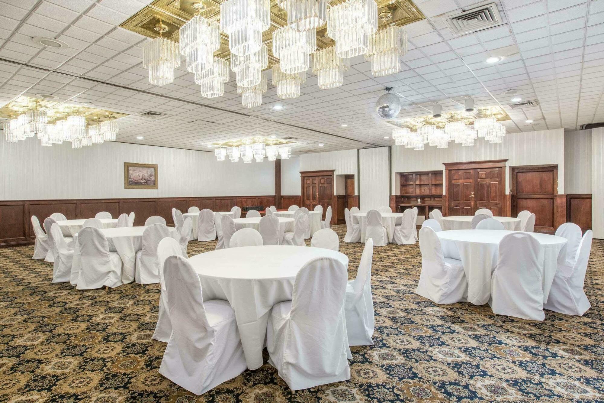 Howard Johnson By Wyndham Bartonsville/Poconos Area Extérieur photo