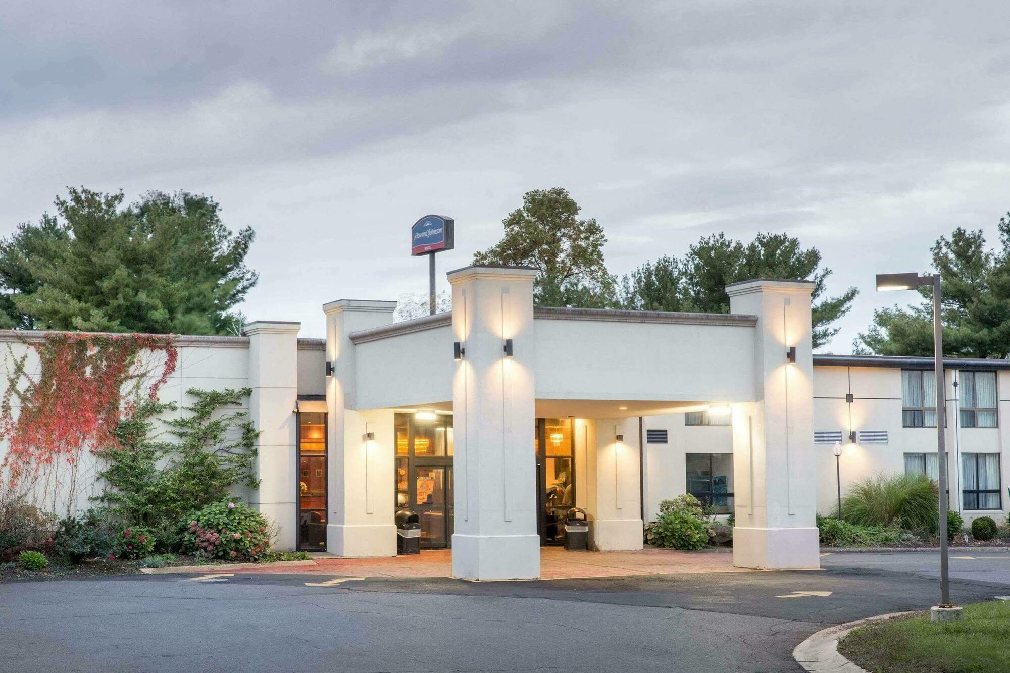 Howard Johnson By Wyndham Bartonsville/Poconos Area Extérieur photo